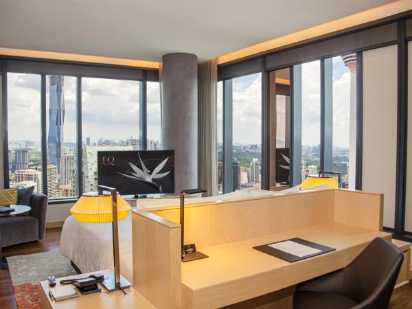 EQ Kuala Lumpur : photo 4 de la chambre hébergement lit king-size premier - vue sur tour