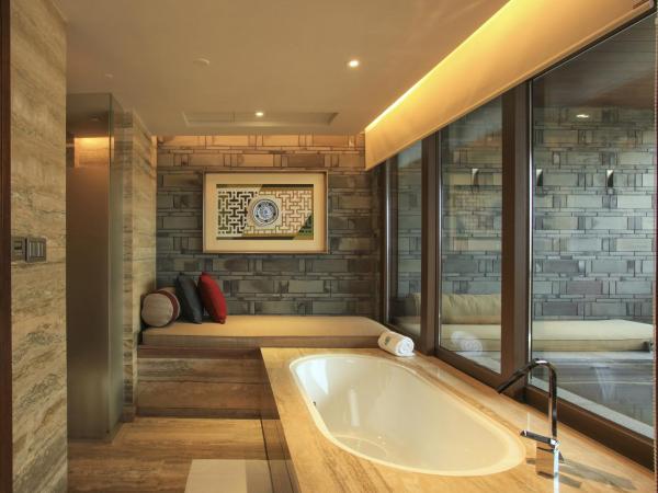 Banyan Tree Chongqing Beibei : photo 4 de la chambre retraite  lit king-size hot spring