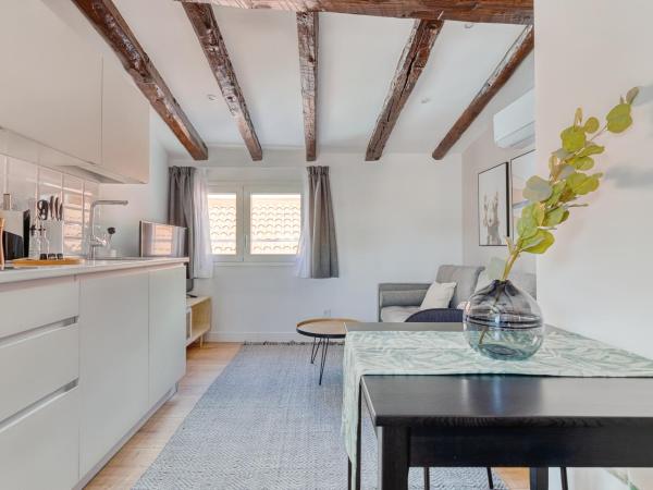 limehome Madrid Calle de Fomento - Digital Access : photo 9 de la chambre appartement 1 chambre sous les combles