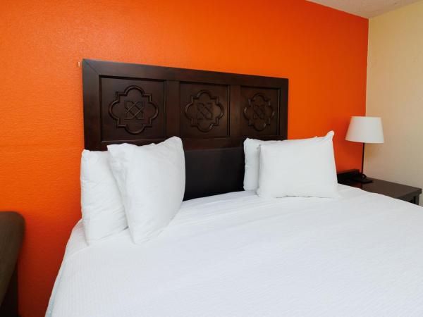 Garnet Inn & Suites, Orlando : photo 3 de la chambre chambre lit queen-size