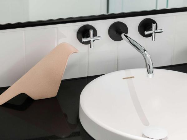 QT Queenstown : photo 8 de la chambre hébergement lit king-size - lac