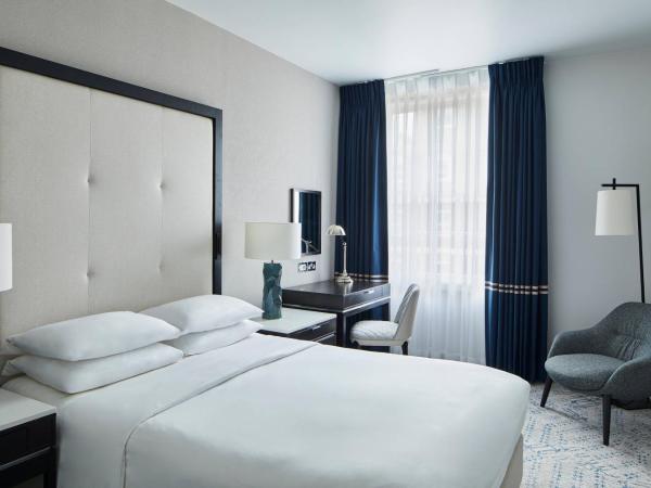 London Marriott Hotel Grosvenor Square : photo 1 de la chambre chambre lit queen-size deluxe