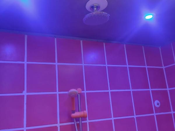 Elvis - Marilyn - Vasco Rossi - Airport Catania Center : photo 3 de la chambre grande chambre double