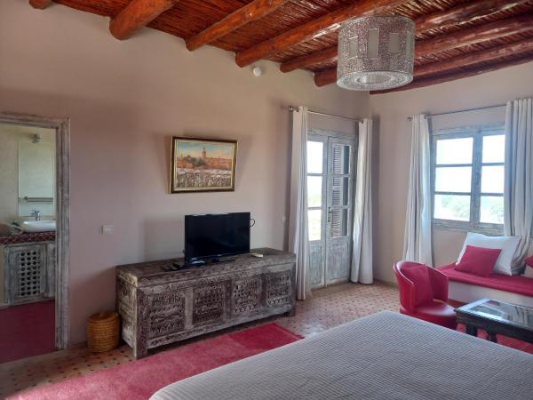 Maison D'hôtes, SPA et YOGA Villa Océane : photo 1 de la chambre chambre triple deluxe