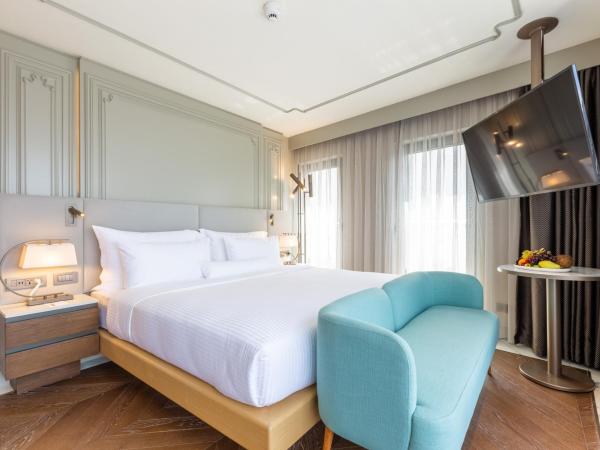 Stayso The House Hotel : photo 1 de la chambre corner park - terrasse