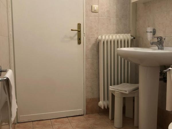 Hotel Eden : photo 10 de la chambre chambre triple