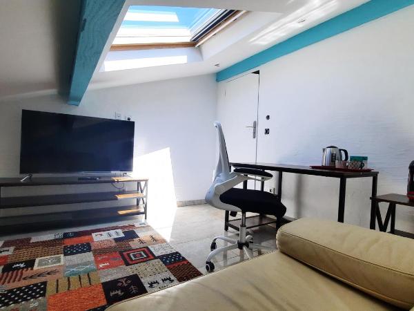 Bed & Breakfast L'Etape Basque : photo 6 de la chambre chambre double avec salle de bains privative séparée