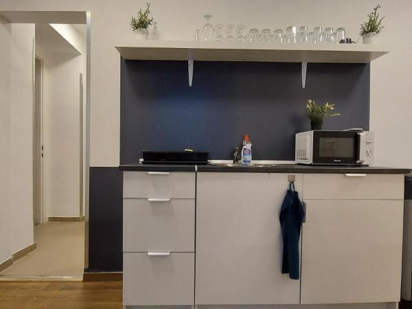 K21 party apartment hotel with inhouse ruin pub : photo 6 de la chambre appartement