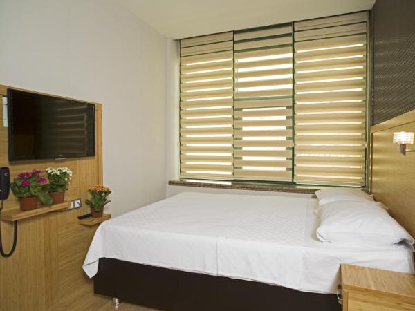 Demir Suite Hotel : photo 5 de la chambre grande chambre simple 