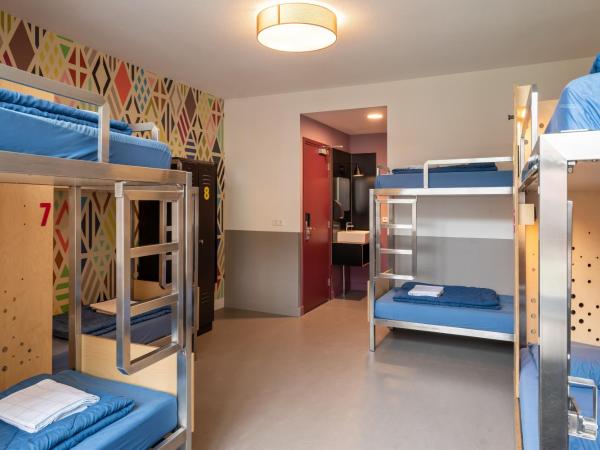 Stayokay Hostel Amsterdam Vondelpark : photo 5 de la chambre lit dans dortoir mixte avec 8 lits et douche