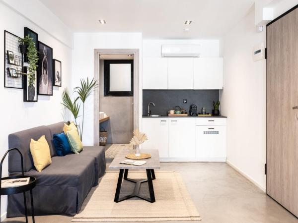 PAME House : photo 3 de la chambre suite junior avec balcon