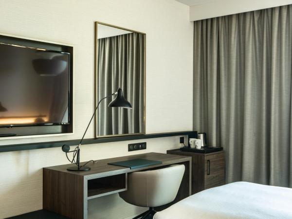 Crowne Plaza - Nice - Grand Arenas, an IHG Hotel : photo 2 de la chambre chambre standard avec 1 lit king-size ou lits jumeaux