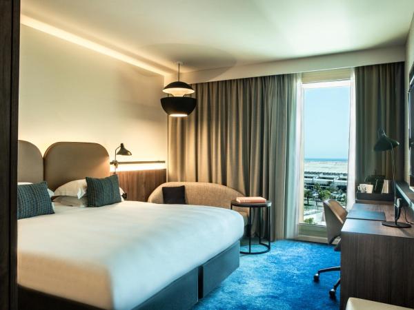 Crowne Plaza - Nice - Grand Arenas, an IHG Hotel : photo 5 de la chambre chambre premium avec 1 lit king-size