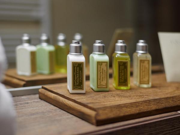 Honour and Grace Hotel : photo 2 de la chambre chambre deluxe double ou lits jumeaux