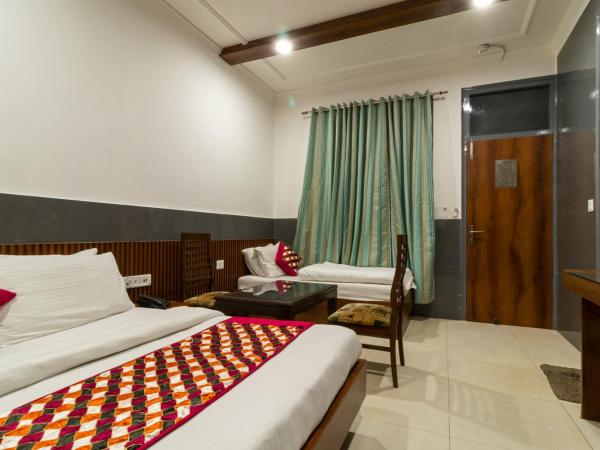 Hotel Baba Deluxe -By RCG Hotels : photo 3 de la chambre chambre triple classique