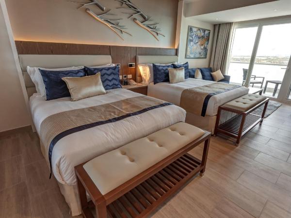 Royalton CHIC Cancun, An Autograph Collection All-Inclusive Resort - Adults Only : photo 4 de la chambre suite junior de luxe - vue sur coucher du soleil