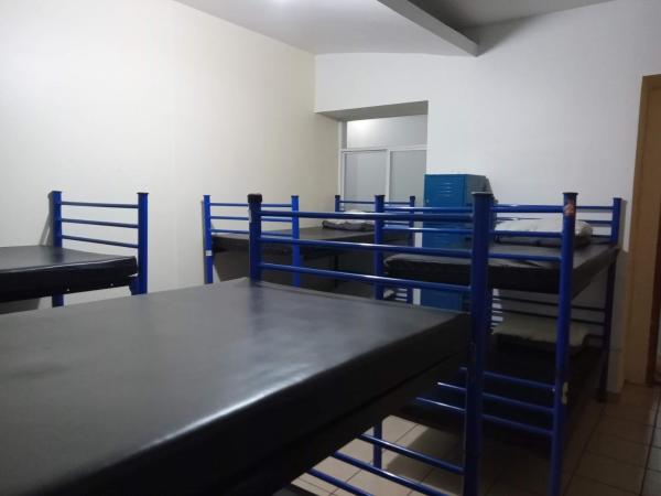 Hostal Amigo : photo 1 de la chambre lit dans dortoir mixte de 8 lits