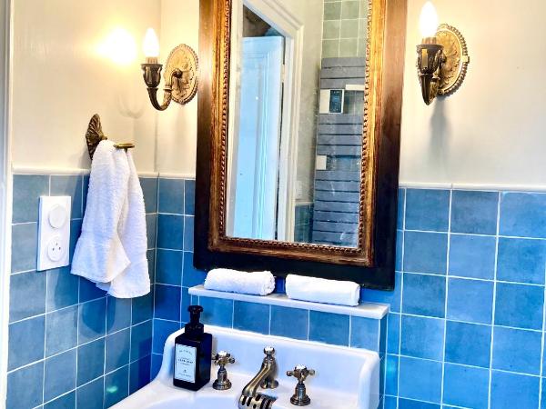 Maison Loire : photo 10 de la chambre chambre lit queen-size - vue sur jardin