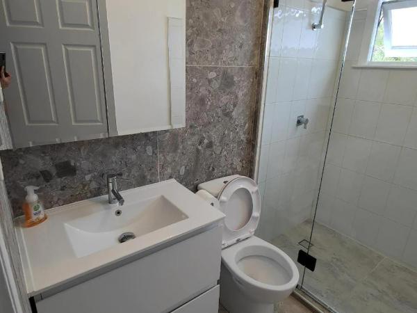 72 on NEWNHAM : photo 3 de la chambre chambre double