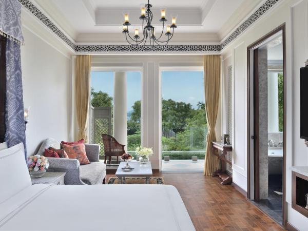 Raffles Udaipur : photo 4 de la chambre flamingo signature room with garden king bed - 15% discount on food & soft beverage and spa, 4 pieces laundry once per stay