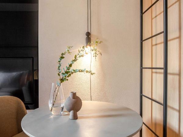 The Newel Psychiko : photo 10 de la chambre loft deluxe avec bain à remous privé