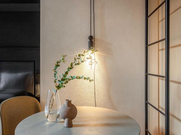 The Newel Psychiko : photo 6 de la chambre loft deluxe avec bain à remous privé