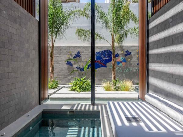 The Newel Psychiko : photo 5 de la chambre loft deluxe avec bain à remous privé