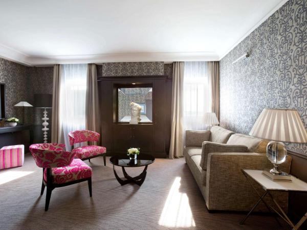 Le Grand Hotel de Cabourg - MGallery Hotel Collection : photo 1 de la chambre suite