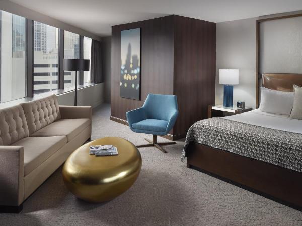 Omni Charlotte Hotel : photo 4 de la chambre suite exécutive avec 1 lit king-size