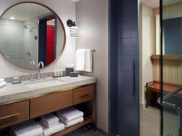 Omni Hotel at the Battery Atlanta : photo 3 de la chambre chambre lit queen-size deluxe