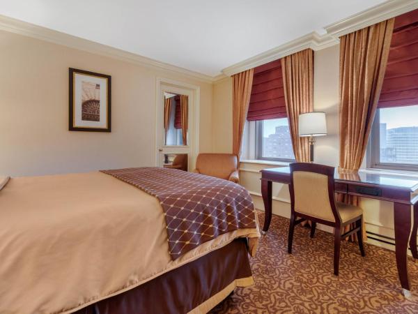 Omni William Penn Hotel : photo 6 de la chambre chambre deluxe – un lit queen-size