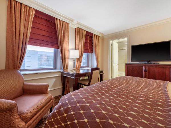 Omni William Penn Hotel : photo 5 de la chambre chambre deluxe – un lit queen-size