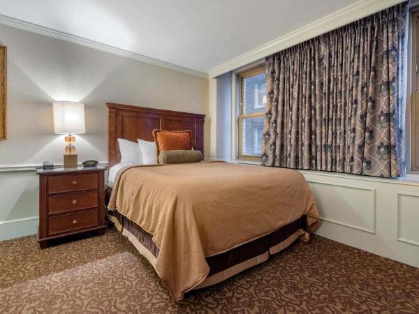Omni William Penn Hotel : photo 2 de la chambre chambre deluxe – un lit queen-size – accessible aux personnes à mobilité réduite