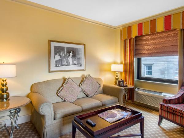 Boston Omni Parker House Hotel : photo 2 de la chambre suite premier choix avec lit king-size