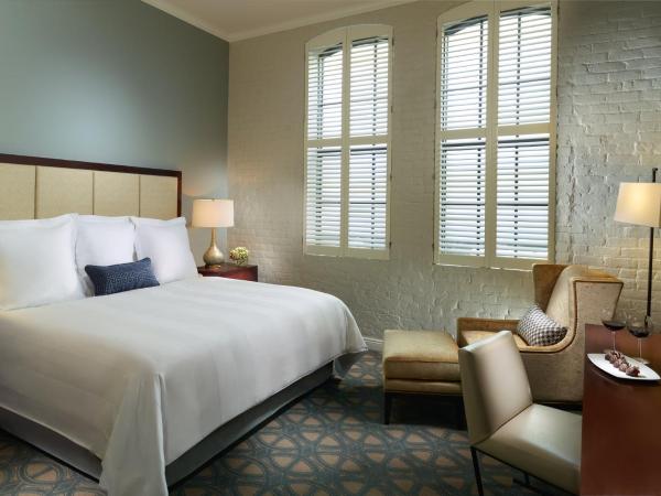 Omni Riverfront New Orleans : photo 1 de la chambre chambre historique premier avec 1 lit king-size