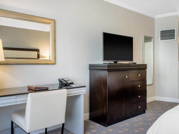 Omni Riverfront New Orleans : photo 6 de la chambre chambre de luxe avec 2 lits doubles