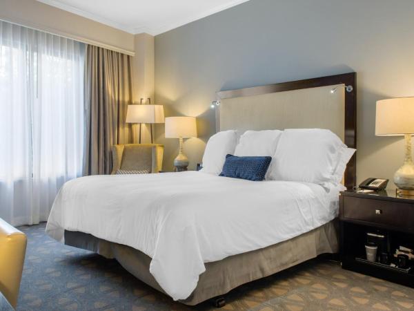 Omni Riverfront New Orleans : photo 4 de la chambre chambre lit king-size deluxe ada