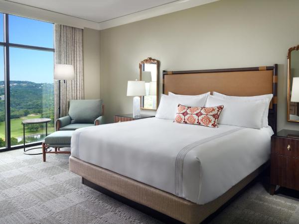 Omni Barton Creek Resort and Spa Austin : photo 10 de la chambre suite lit king-size clubhouse avec balconnet