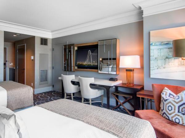 Omni Dallas Hotel : photo 4 de la chambre chambre deluxe avec 2 lits queen-size