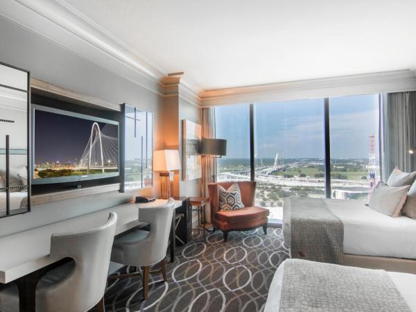 Omni Dallas Hotel : photo 5 de la chambre chambre deluxe avec 2 lits queen-size