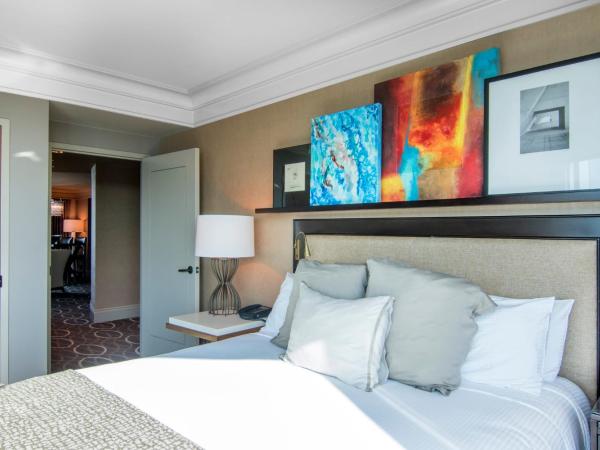 Omni Dallas Hotel : photo 8 de la chambre suite lit king-size d'angle de luxe