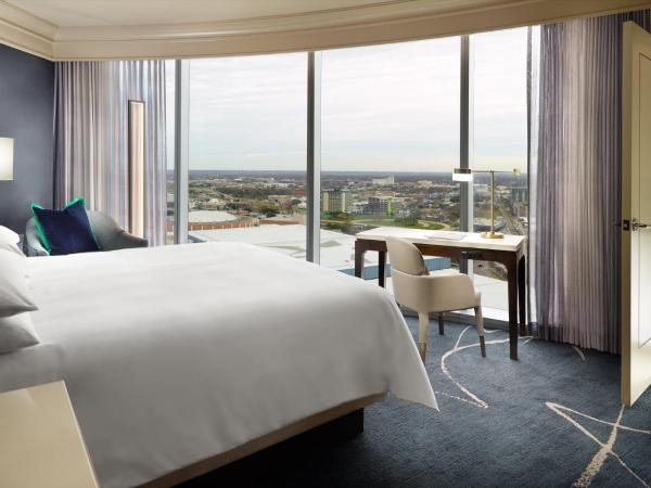 Omni Dallas Hotel : photo 2 de la chambre suite lit king-size d'angle de luxe
