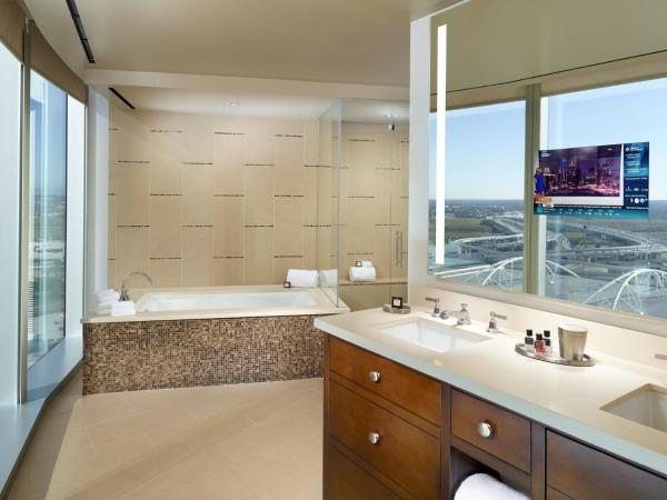 Omni Dallas Hotel : photo 1 de la chambre suite lit king-size d'angle de luxe