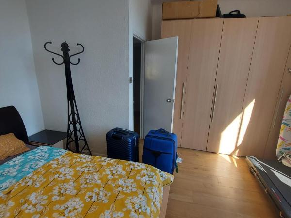 Extra Large One Bedroom Flat with Parking : photo 9 de la chambre appartement standard