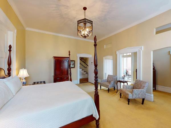The Presidents' Quarters Inn : photo 3 de la chambre suite lit king-size avec balcon
