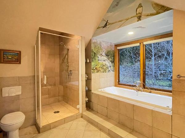 Pencarrow Boutique Lodge : photo 8 de la chambre suite avec vue sur lac