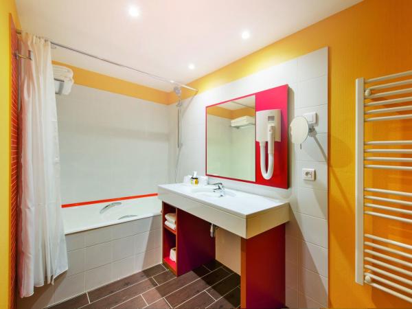 Hôtel Lyon Métropole : photo 4 de la chambre appartement familial (2 adultes + 2 enfants) - accès au spa et piscine non inclus