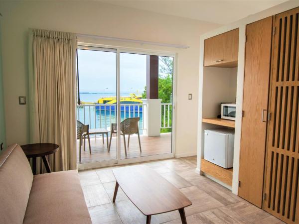 Bartolome Oceanfront Suites : photo 5 de la chambre suite