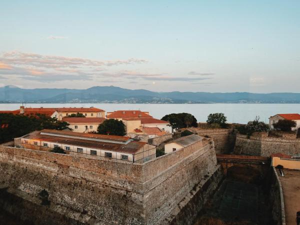 Hotel San Carlu Citadelle Ajaccio : photo 10 de la chambre chambre - vue sur mer