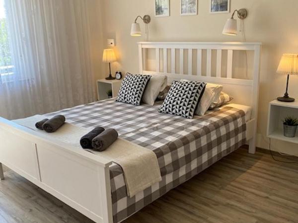 Kosovic Family House : photo 1 de la chambre chambre double avec terrasse